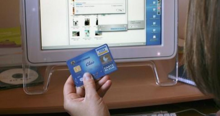 Через интернет, да по предоплате: на Николаевщине доверчивая женщина уже несколько месяцев ожидает свой заказ