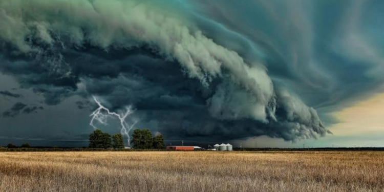 В ближайшие часы в Николаеве ждут грозу с градом