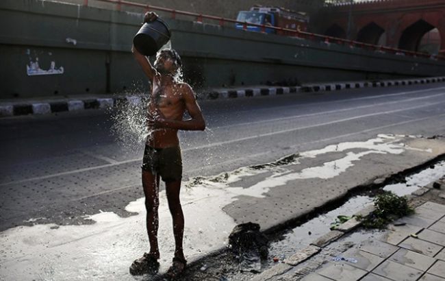 Число жертв жары в Индии достигло 500 человек 1