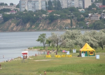 Юрий Гранатуров дал задание «вылизать пляж «Стрелка»