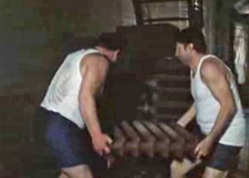 В Николаеве мужчина вынес из дома пенсионерки чугунные батареи и холодильник – не хватало на спиртное