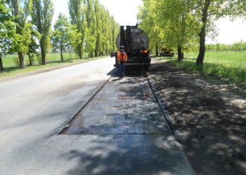 Николаевские дорожники устранили еще 7113 кв.м ям на автодорогах области