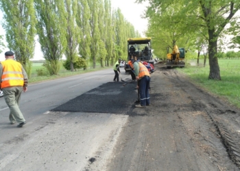 Николаевские дорожники устранили еще 7113 кв.м ям на автодорогах области