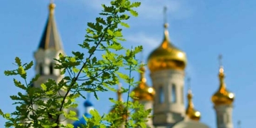 Сегодня – Троица, один из главных православных праздников. Нужно молиться и вязать венки, нельзя работать и купаться