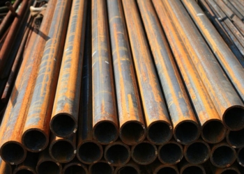 В Заводском районе трубам «приделали ноги». Но они все равно недалеко ушли