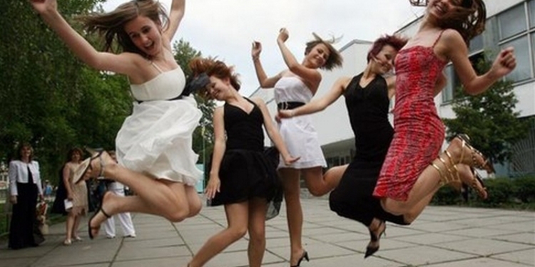 Сегодня выпускные вечера. Николаевская милиция просит родителей проинструктировать детей по поводу нехороших излишеств