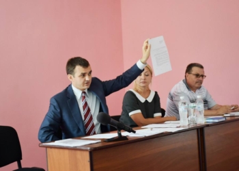 Предприниматели Коблево заявили, что власти на побережье нет, а риторика прежняя. Губернатор пригрозил сельскому голове