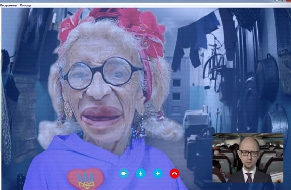 “Они берут такую мзду, шо загоняют всю коммерцию прямо в гроб и даже глубже”! Звонок “злой одесситки” Яценюку