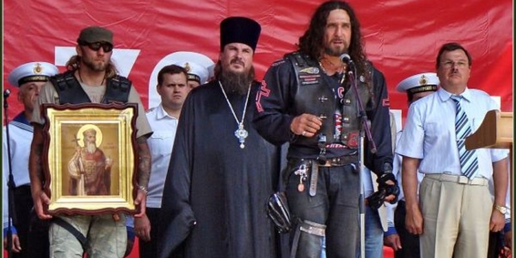 И смех, и грех: «Ночные волки» проведут крестный ход на мотоциклах с попами на задних сиденьях