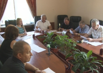 Депутаты Николаевского горсовета осудили «кнопкодавство» на сессиях, но порекомендовали и мэру не нарушать регламент