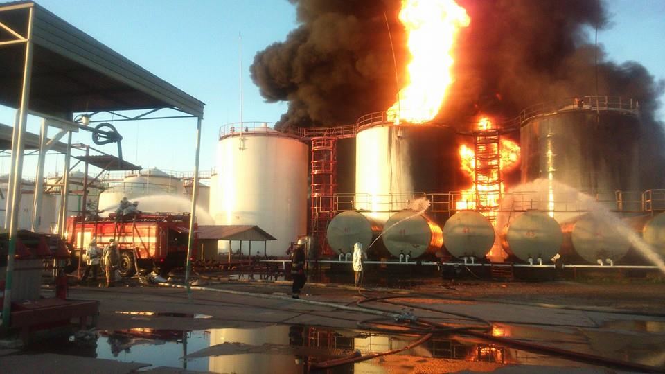 Пожар на нефтебазе под Киевом. Вид сверху 1