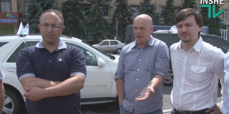 Участники автопробега «Днепр-Одесса» признались: От Баштанки до Нового Буга можно проехать только на велосипеде