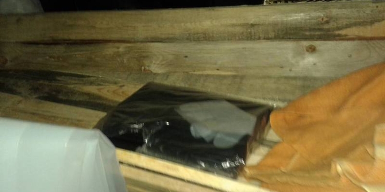 Мариупольские волонтеры шокированы «бережливостью» николаевских властей, приславших за погибшим в АТО бойцом неструганный гроб