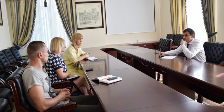 Совет волонтеров и власть: что сделано, а что предстоит сделать по ремонту военной техники, помощи военнослужащим, их семьям и вынужденным переселенцам