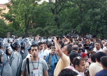 Что происходит в Армении