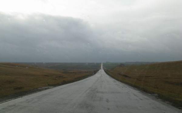 В Арбузинском районе у школы №2 и воспитательного комплекса нет дорожной разметки – прокуратура разберется