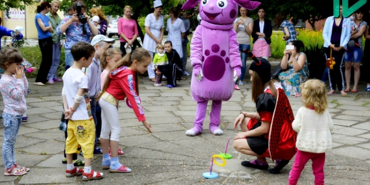 Чтобы оторвать детей от гаджетов: в Николаевской городской детской больнице №2 появилась игровая комната