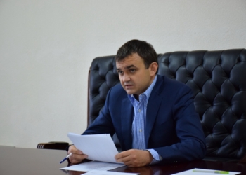 Мериков поручил правоохранителям контролировать проезд грузовиков по городу