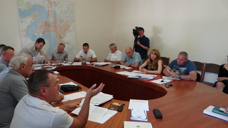 Депутаты-«земельщики» предложили доработать новую редакцию правил парковки в Николаеве, а не выносить вопрос на предстоящую сессию 1