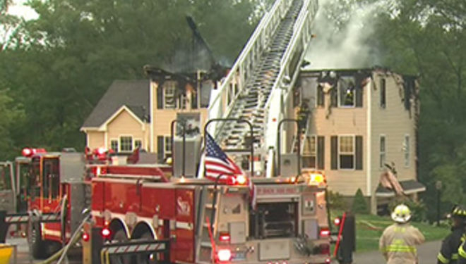 Авиакатастрофа в США: самолет врезался в жилой дом