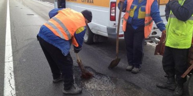 Кабмин запустил пилотный проект по независимой оценке качества ремонта украинских дорог
