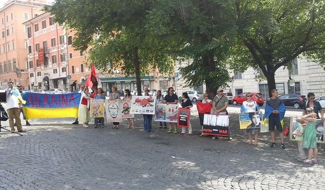 Украинцы в Италии протестовали против российской агрессии