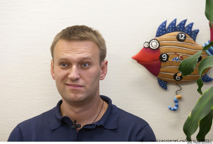 Российскому оппозиционному политику Навальному запретили выезжать из России 1