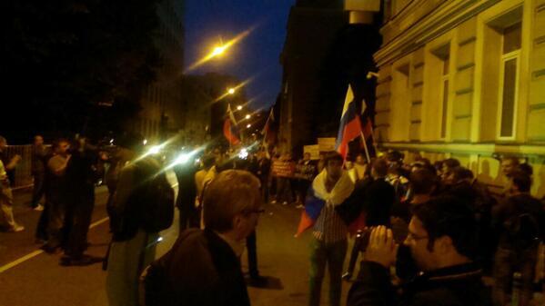 В Москве напали на украинское посольство 1