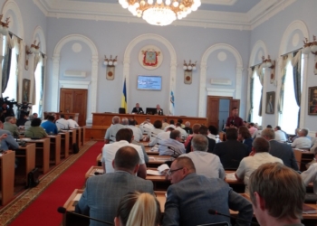 Яковлев так и не выступил на сессии Николаевского горсовета по сути, а часть депутатов демонстративно покинуло зал