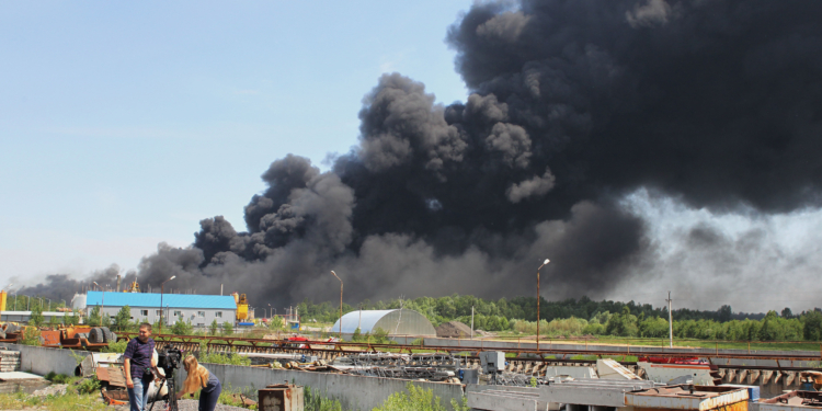 Все о пожаре нефтебазы. Количество погибших может достигать 30 человек