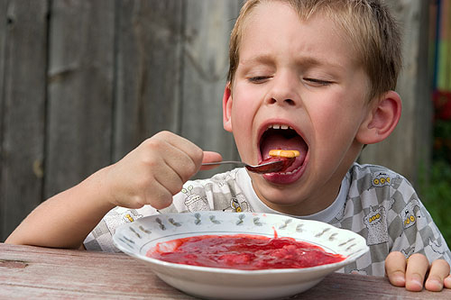 На Николаевщине 10-летний мальчик ночью пошел поесть к соседям – милиция искала его несколько часов