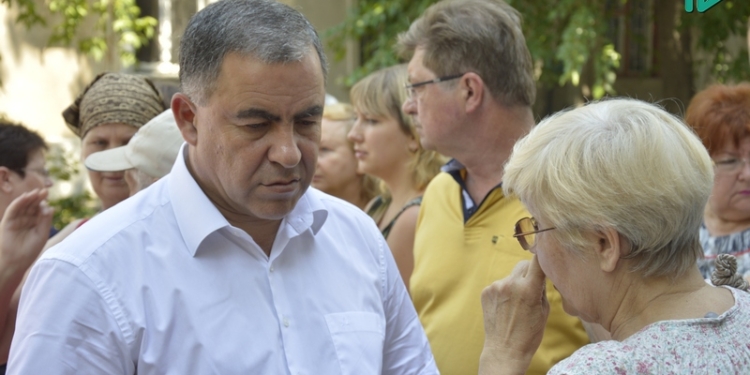 Гранатуров уволил директора КП «СМЭП» из-за некачественно сделанной разметки, а также проанонсировал смену руководителя городка «Сказка»