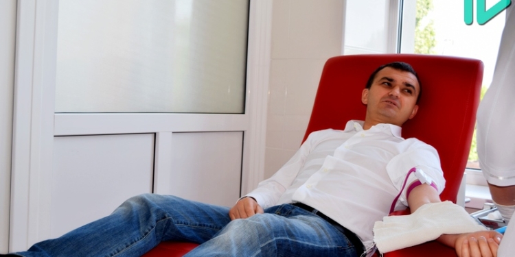 Кому губернаторской крови? На станцию переливания крови пришли известные николаевцы