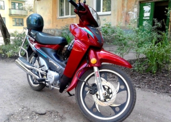 Мало того, что в розыске, так еще и под кайфом: в Вознесенске задержали водителя мотоцикла