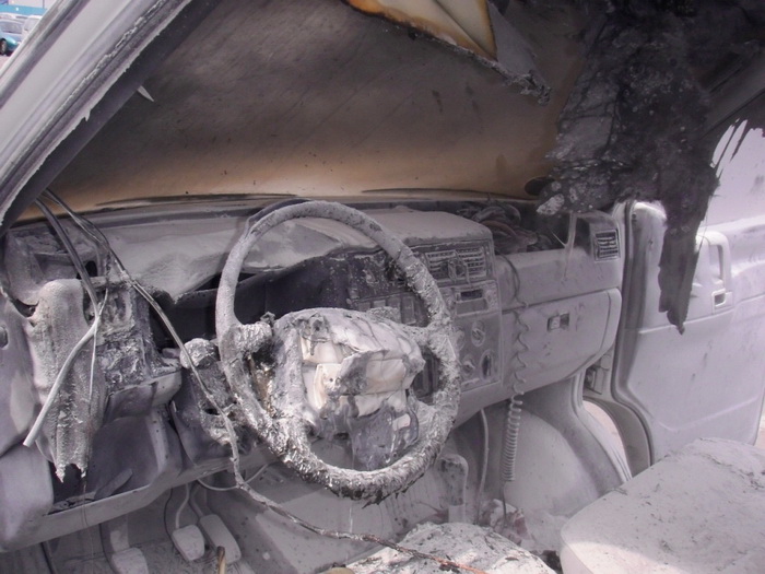 Пытаясь собственноручно потушить горящий автомобиль, николаевец получил ожоги тела и дыхательных путей 1
