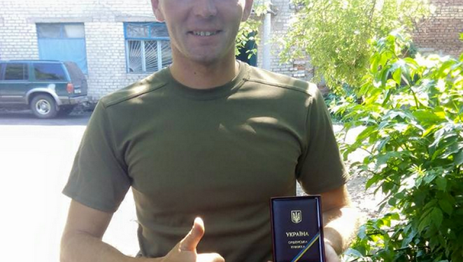 Николаевскому десантнику вручили орден Богдана Хмельницкого ІІІ-й степени