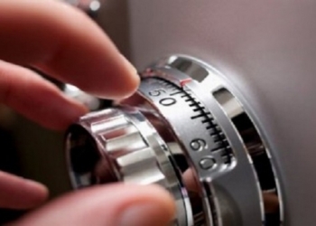 Высокие отношения: доця украла у отца 50 тыс.грн. и $500, – на спиртное!