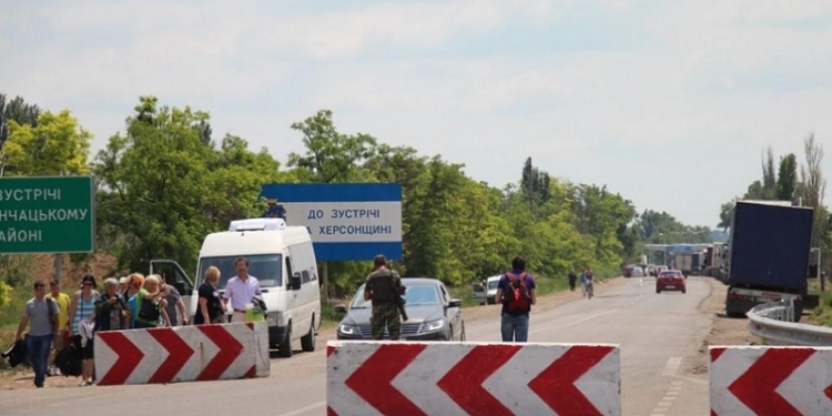 Как въехать в Крым и выехать оттуда: Кабмин утвердил Порядок въезда на временно оккупированную территорию