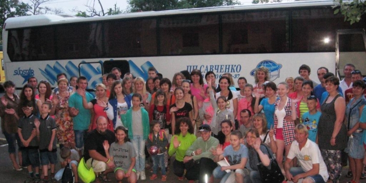 Из Николаеве 45 детей переселенцев и участников АТО уехали на отдых в Хорватию