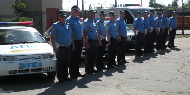 Еще 15 сотрудников ГАИ отправились из Николаева в Донецкую область