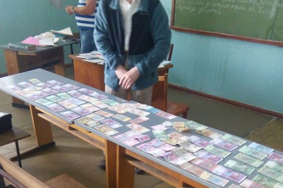 В Николаеве милиция поймала на взятке 76-летнего доцента университета