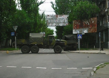 В центре Донецка «Урал» с террористами «ДНР» протаранил автомобиль – погиб один человек