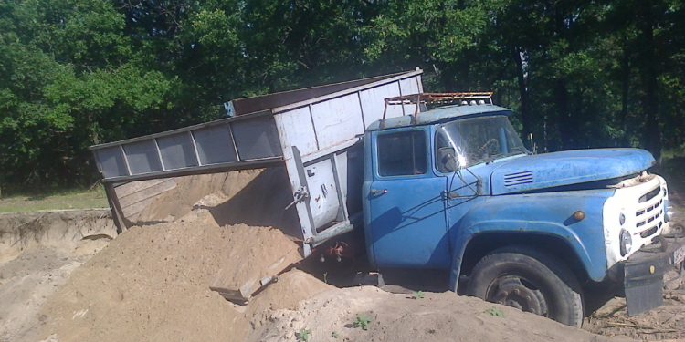 В урочище “Марьевское” лесники “застукали” песчаных браконьеров. Милиция приехала слишком поздно