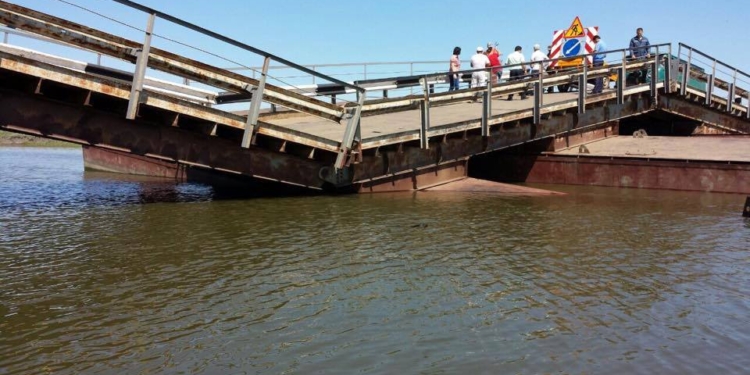 В Снигиревском районе ночью разрушили понтонный мост. На месте работает милиция