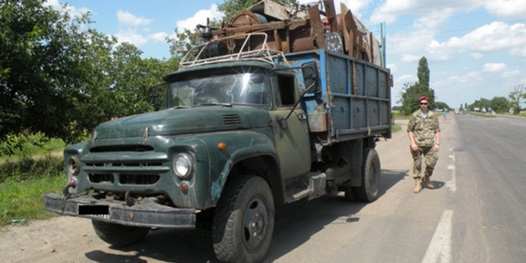 У Николаева остановили две машины с металлоломом без документов на груз. А сколько прошло не замеченными?