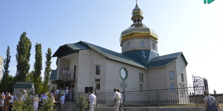 Патриарх Филарет освятил в Южноукраинске храм святых апостолов Петра и Павла