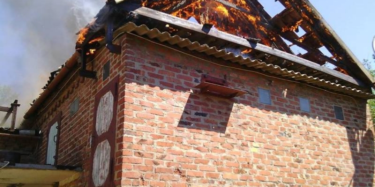 Пророссийские террористы жгут мирные села на Донбассе