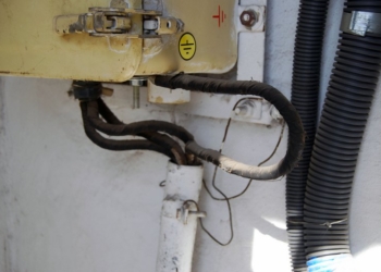 Срезав электрокабель, мужчина оставил без света почти половину одного из микрорайонов Заводского района Николаева