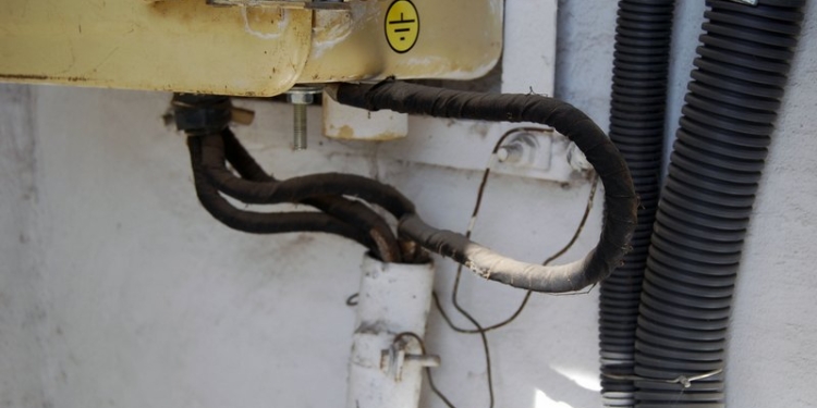 Срезав электрокабель, мужчина оставил без света почти половину одного из микрорайонов Заводского района Николаева