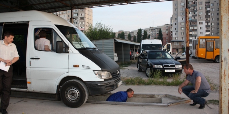 Зам Гранатурова устроил внезапный утренний рейд по николаевским предприятиям-перевозчикам – половина машин «Авто-виола плюс» не пустили на маршрут